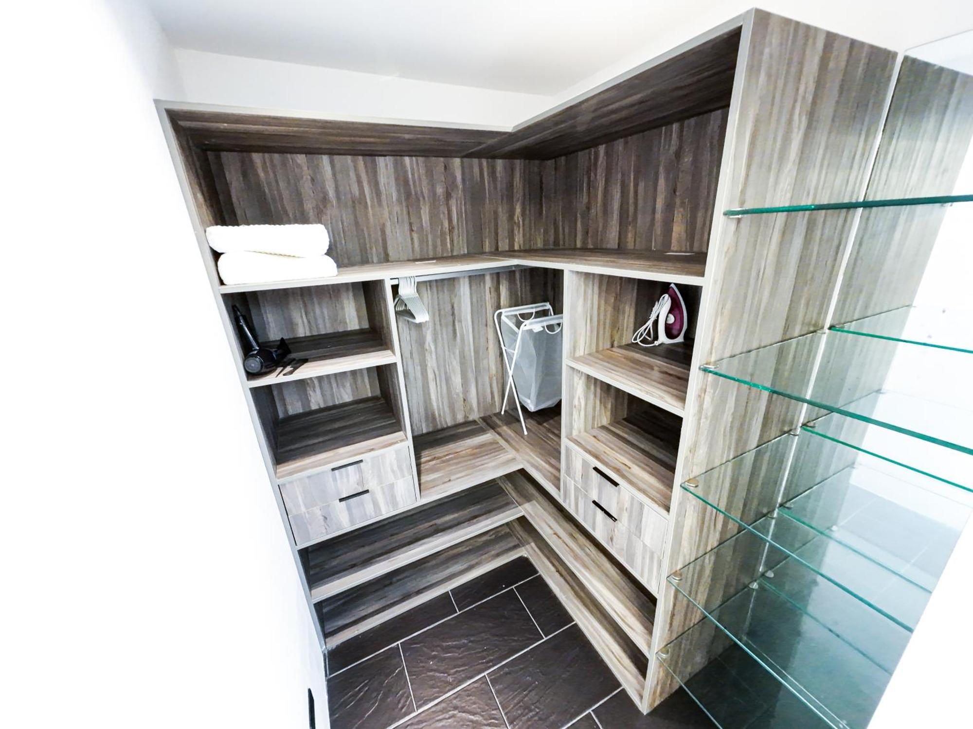 Penthouse & Jacuzzi Apartment