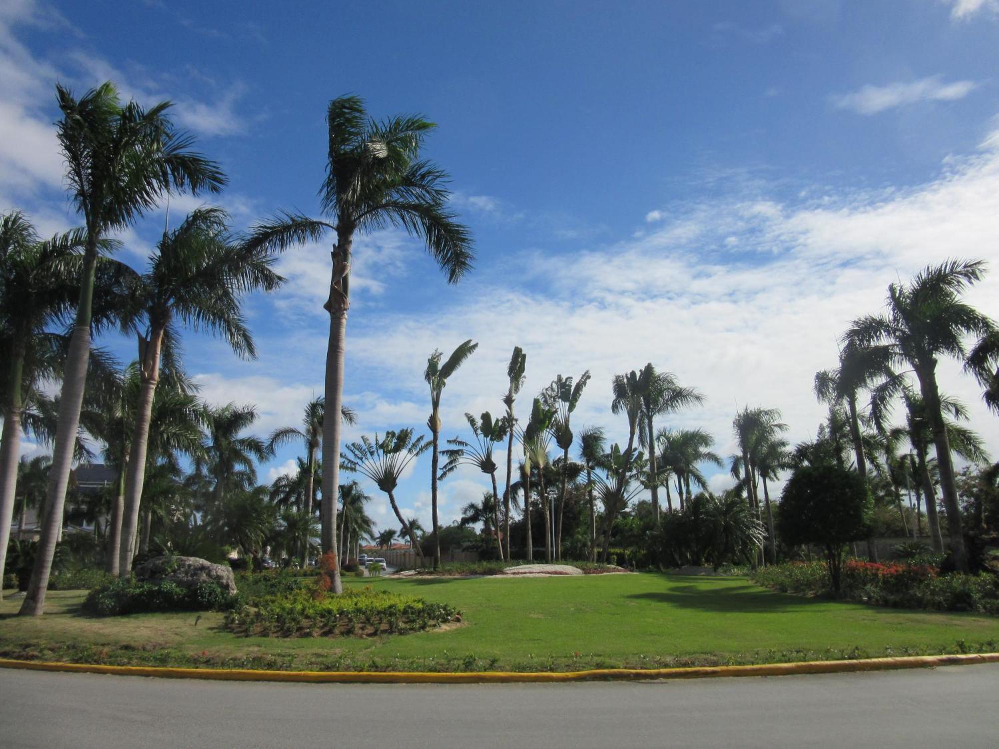 Seven Shades Of Coral Village - & Pool In A Close To The Beach *