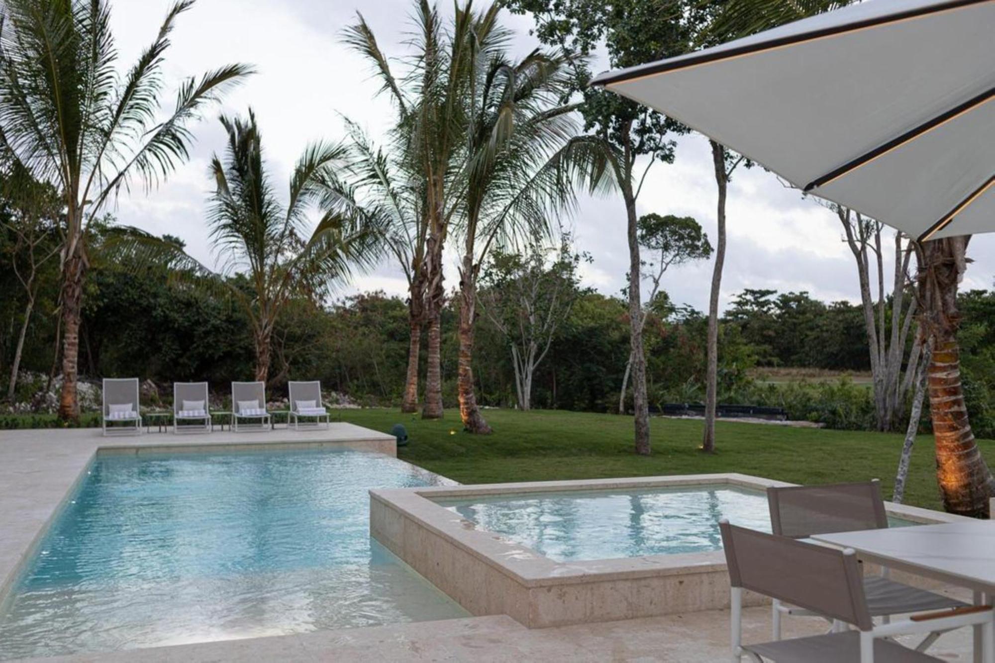 Located In One Of The Exclusive Areas Apartment