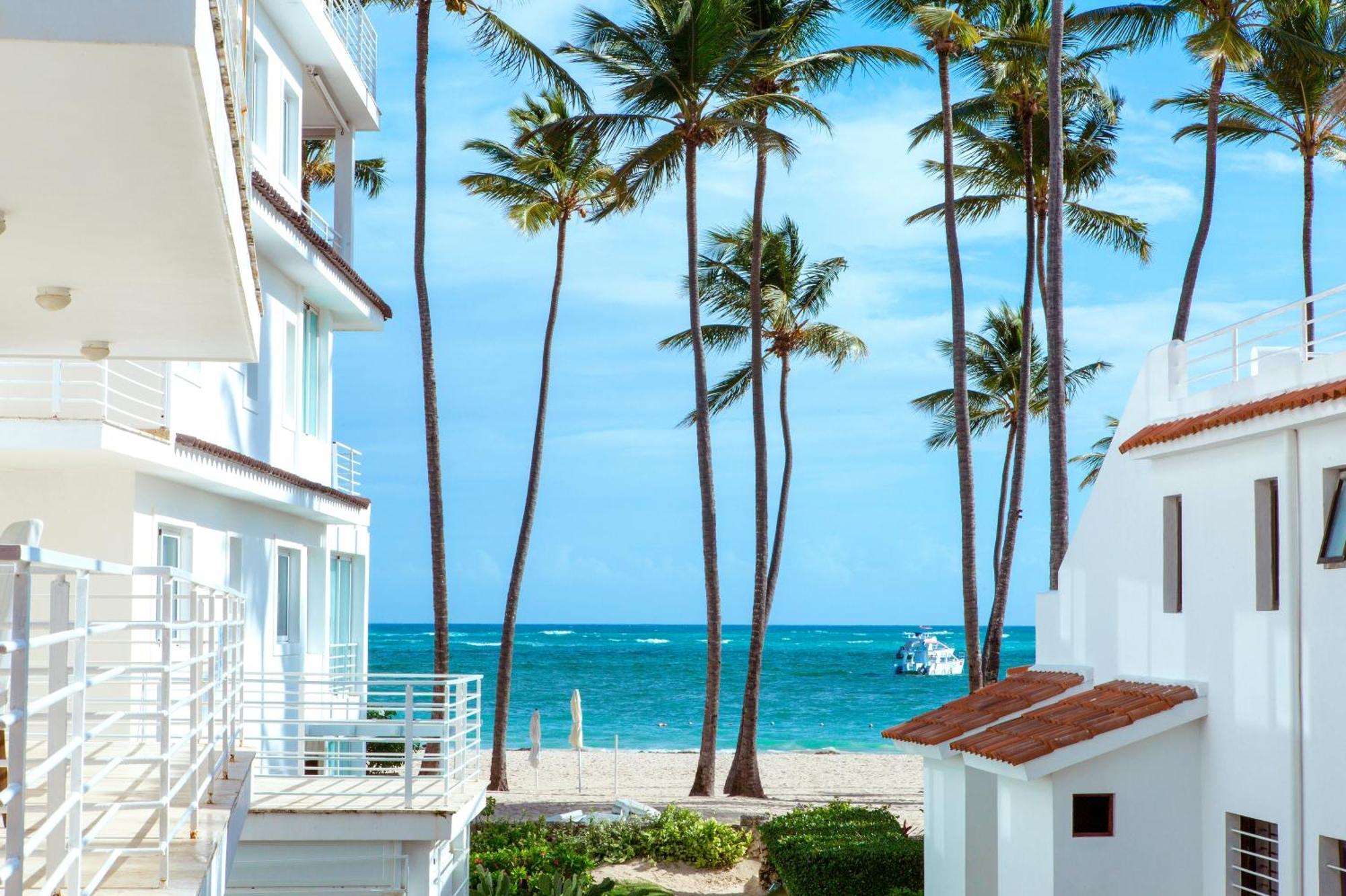 Aventura Village Los Corales Beach And Spa Hotel 5*