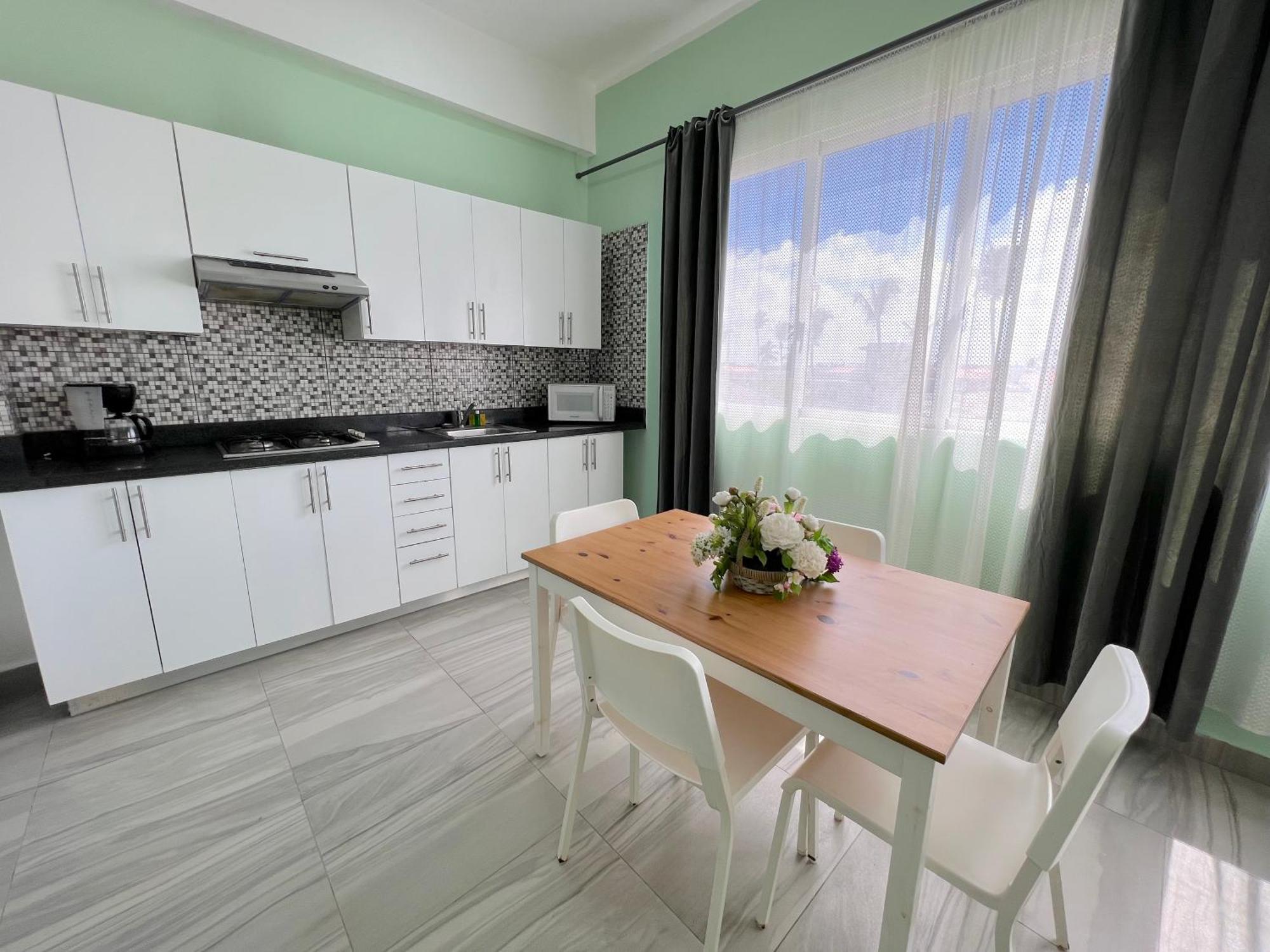 Hotel Vacation Suites With Rooftop Pool, Club, Spa, Restaurants - Playa Corales Punta Cana