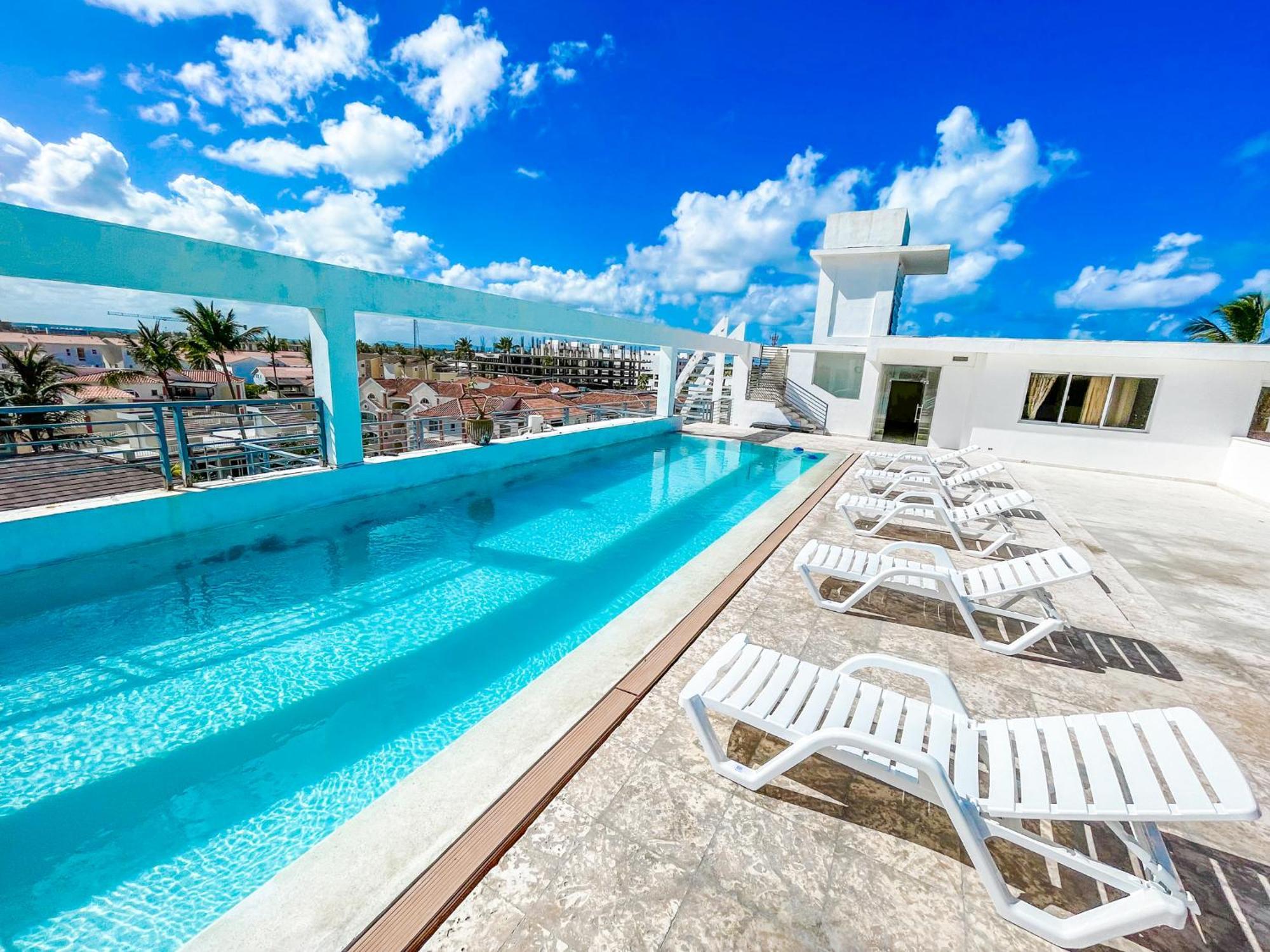Ducassi & Beach - Playa Bavaro - Wifi - Parking - Rooftop Pool & Spa Hotel