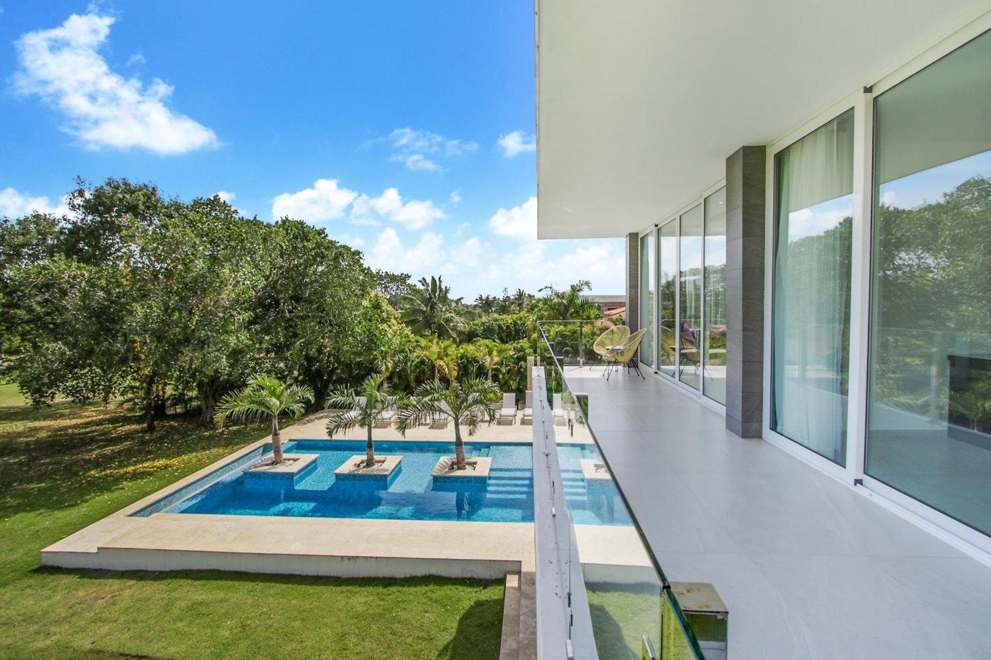 Modern Brand New With Pool, Jacuzzi, Chef At Cocotal Golf & Country Club *