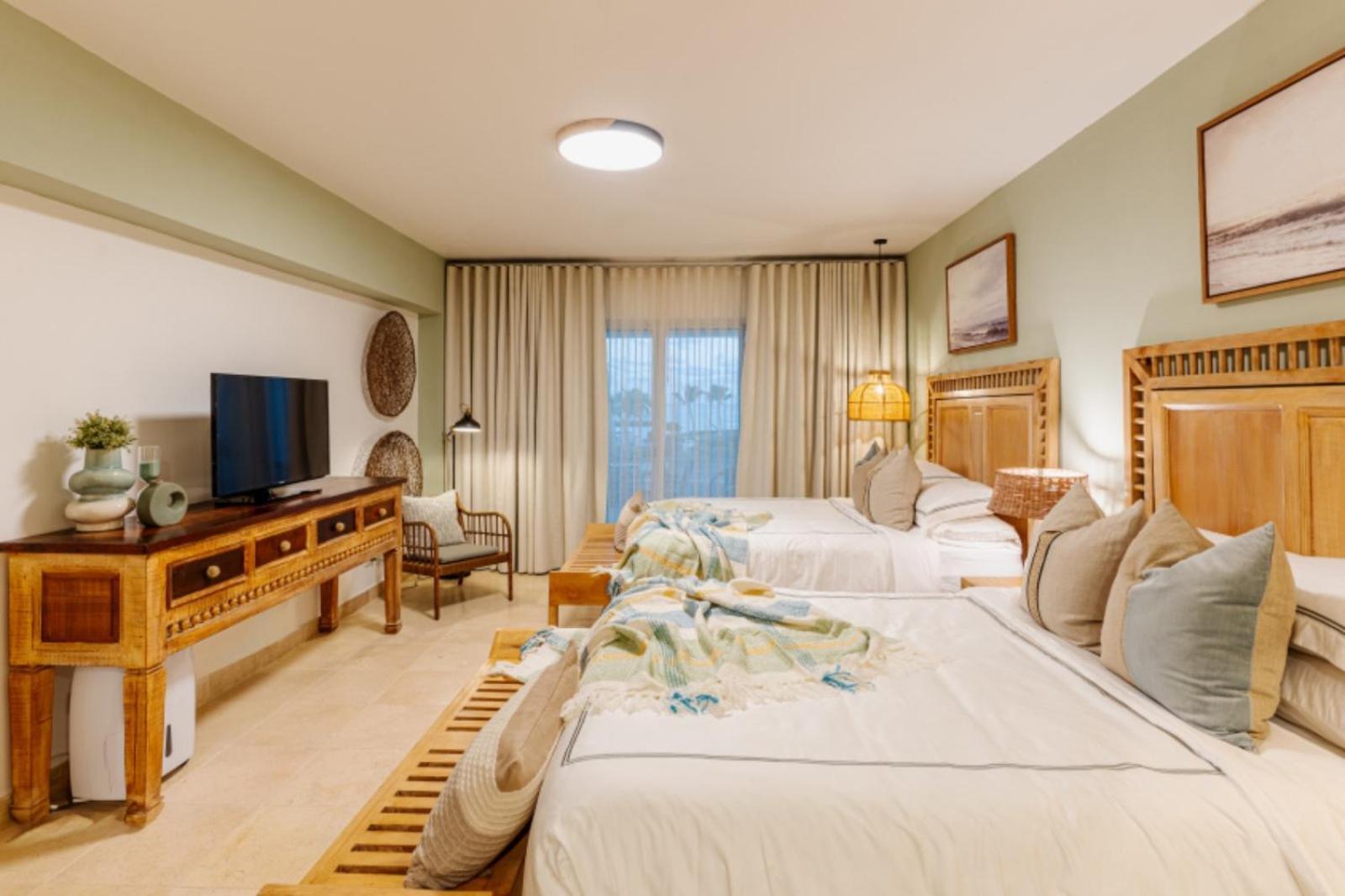Punta Palmera Beachfront *