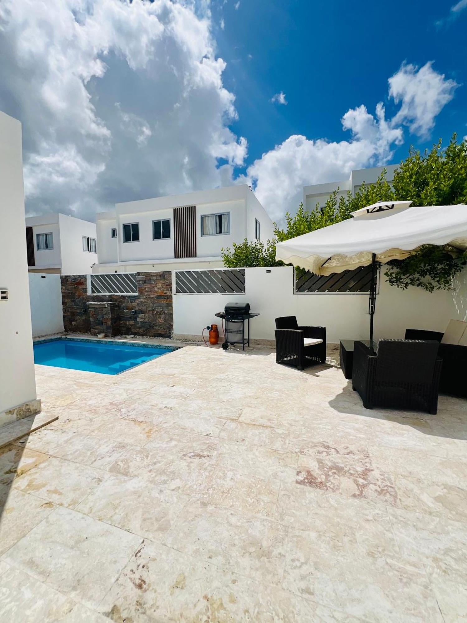 En Punta Cana, Long-short * Punta Cana