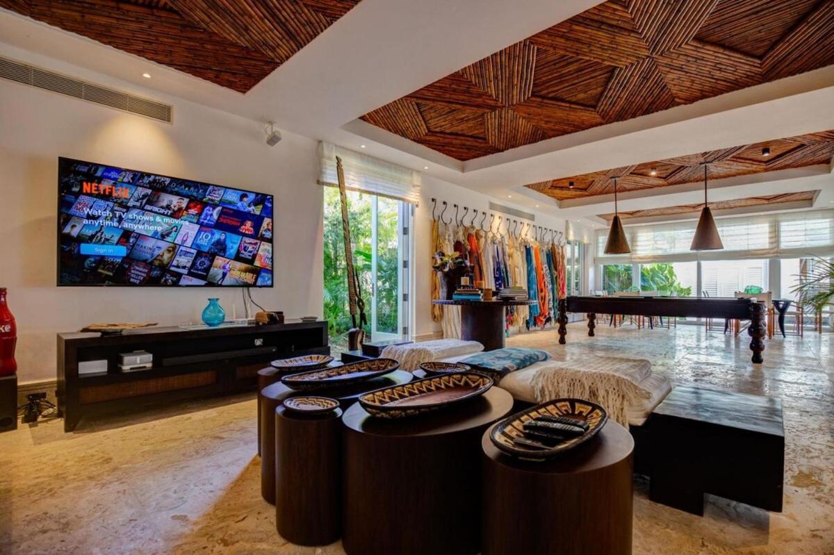 Villa Luxury In *
