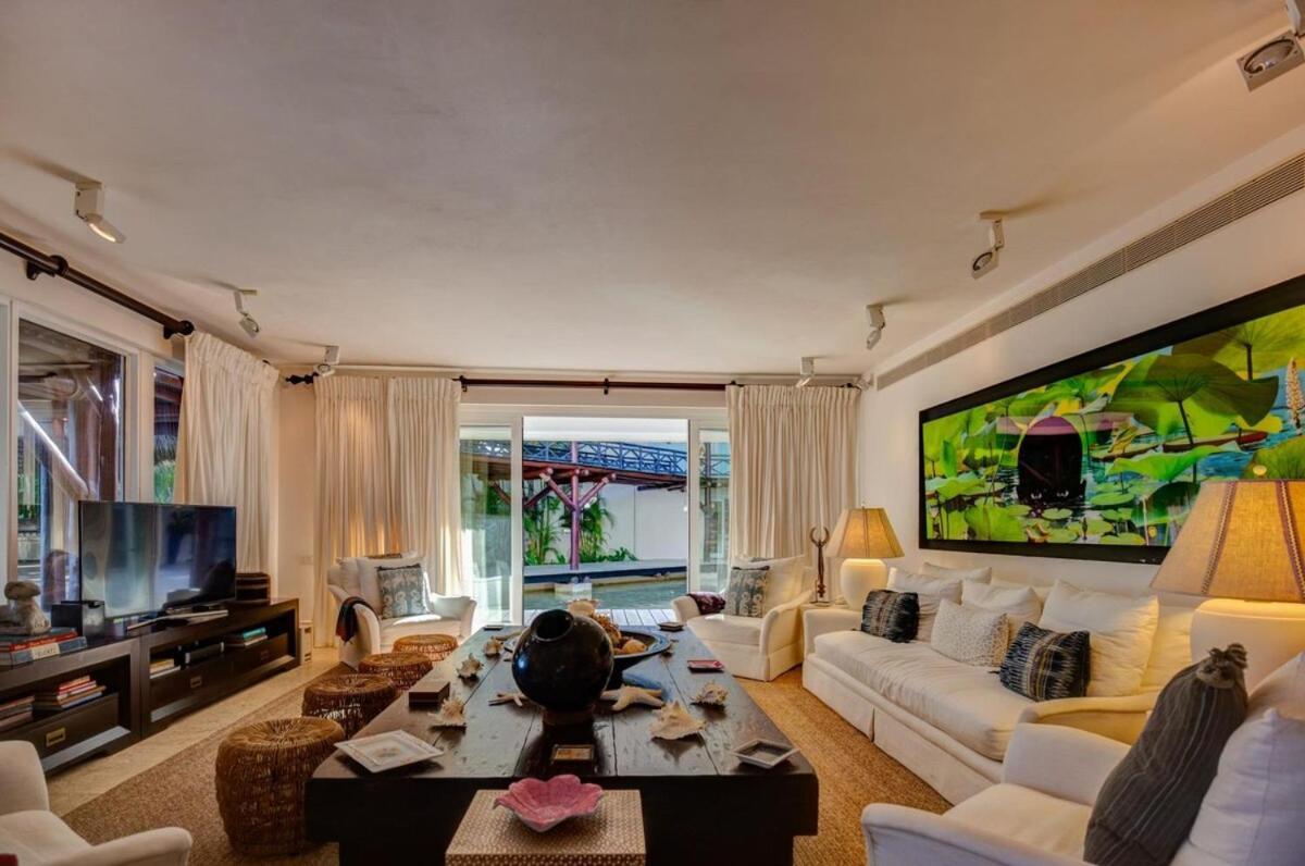 Luxury In Villa *