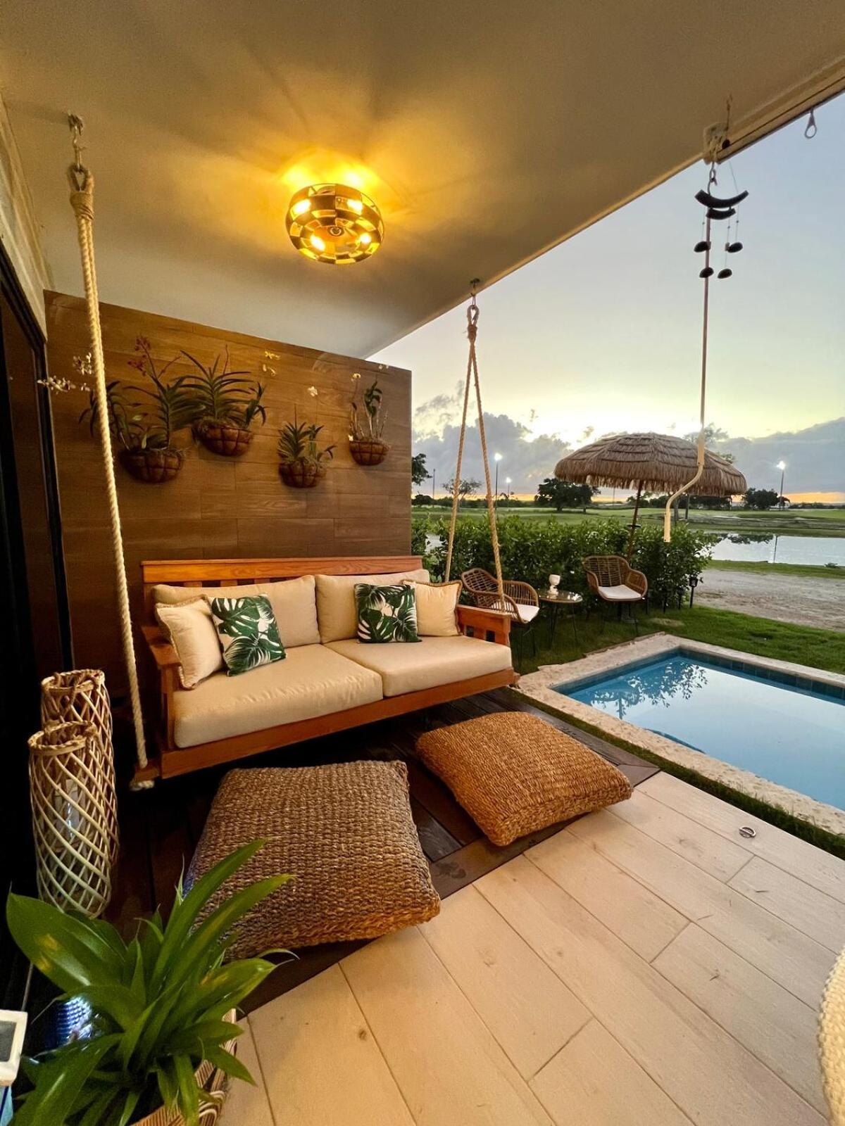 Golf Course View With A Hot Tub Apartment