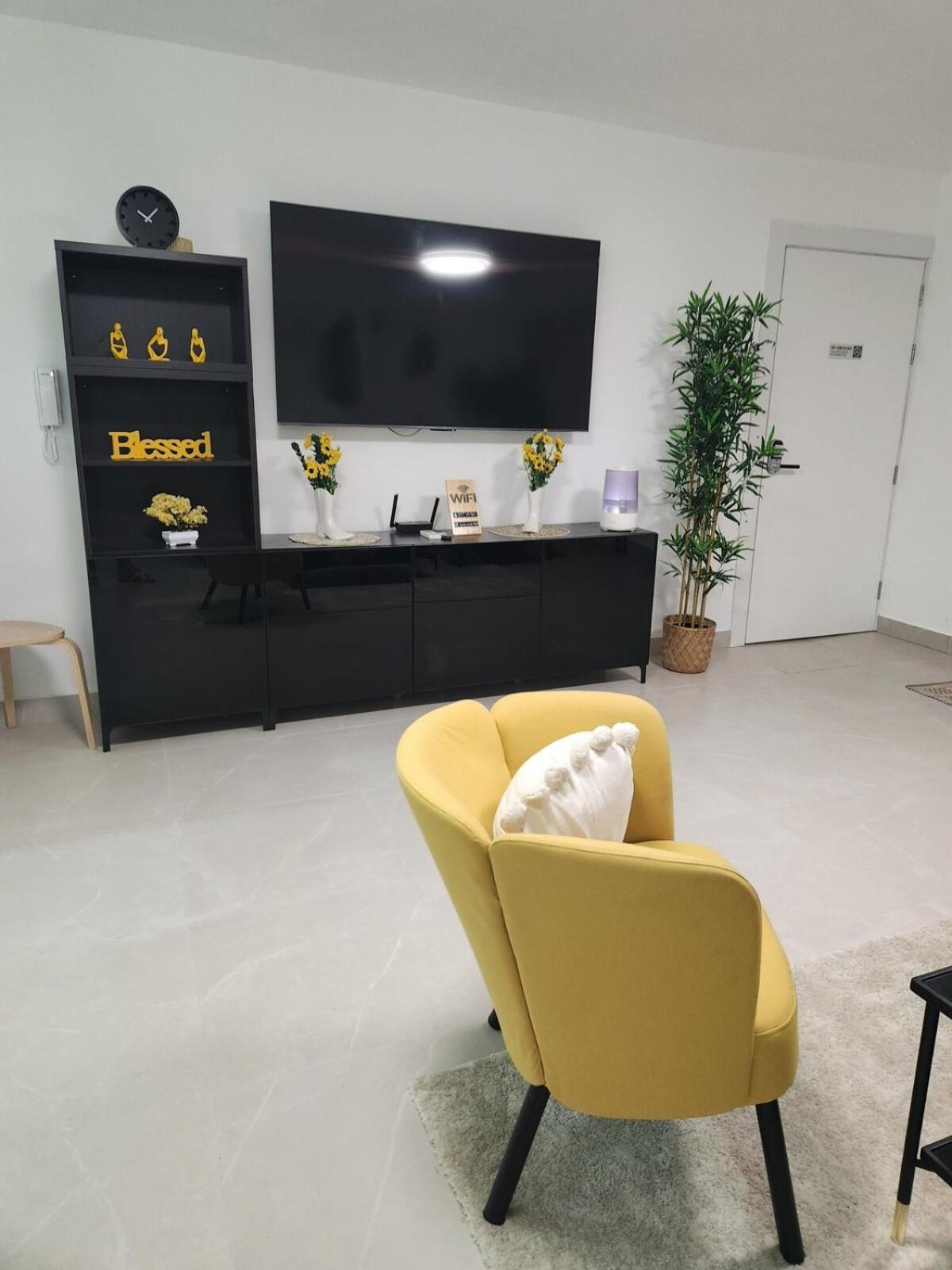 Apartment Modern Very Close To Downtown *