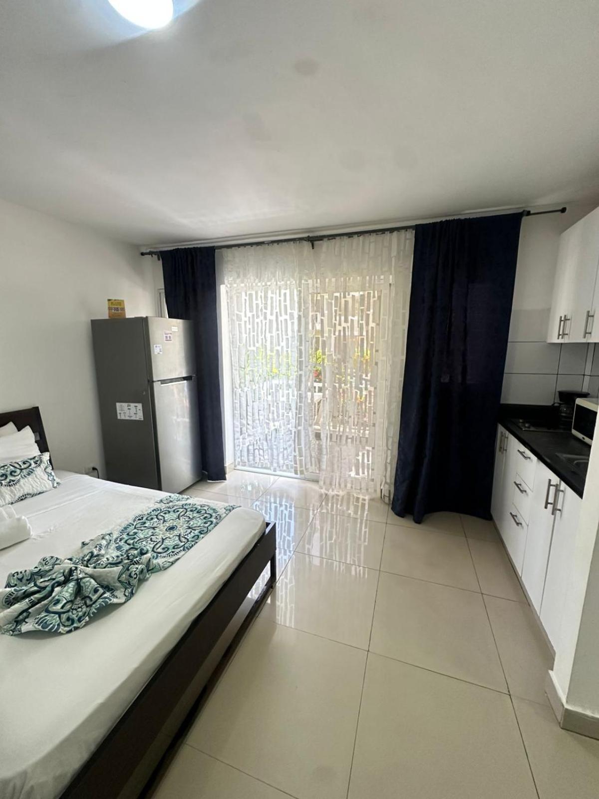 Paradise With Tropical Pool And Access Apartment *