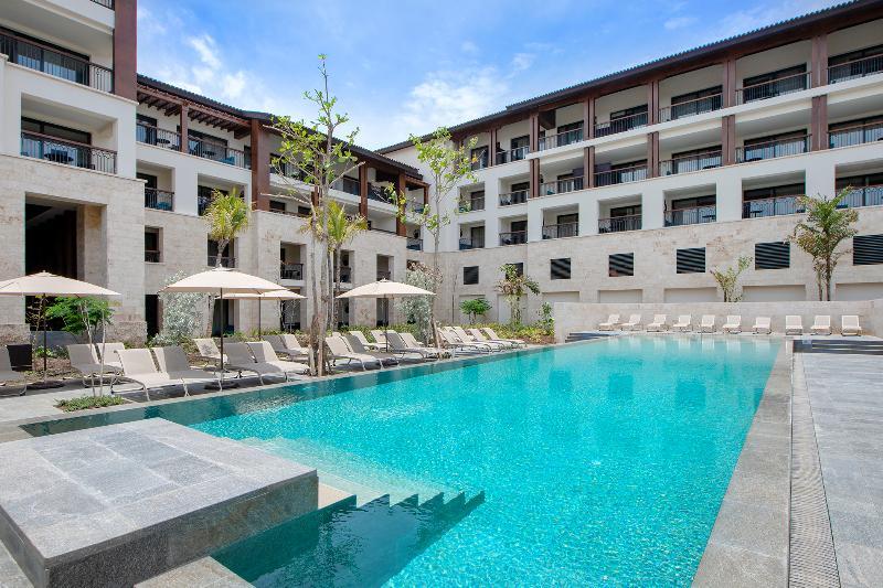 Hotel Unique Club At Lopesan Costa Bavaro 5*
